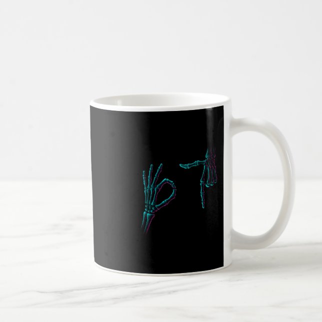 Mug 67 Meme Main de squelette 6 7 Halloween Six Sept D (Droite)