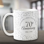 Mug 70e anniversaire de Mariage Amour Coeurs Confetti<br><div class="desc">Doté de délicats coeurs d'amour confetti. Personnalisez avec vos 70 ans spéciaux d'information d'anniversaire de platine en lettres chic. Conçu par Thisisnotme©</div>