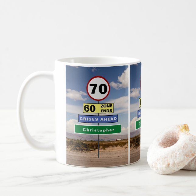 Mug 70e anniversaire Funny Road Trip Signes Ajouter vo (Avec donut)