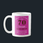 Mug 70th Birthday Vibrant Pink Ajouter votre nom<br><div class="desc">Une grande idée cadeau de 70e anniversaire. Le texte de cette tasse est facilement édité en utilisant le modèle fourni. Consultez nos autres idées de cadeaux et de cadeaux de fête.</div>