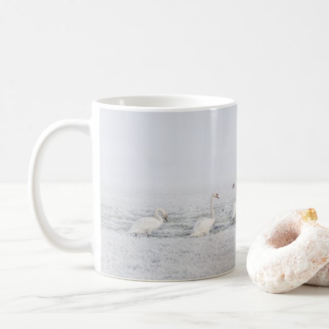 Mug 7 cygnes blancs à l'occasion d'une journée d'hiver (Avec donut)