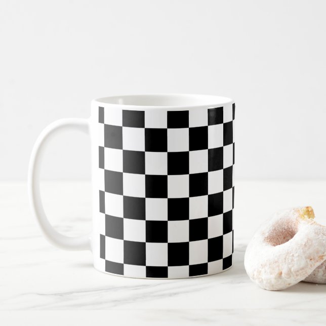 Mug à damiers carré noir et blanc (Avec donut)