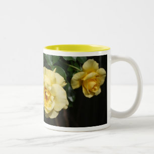 Mug à deux tons de roses jaunes