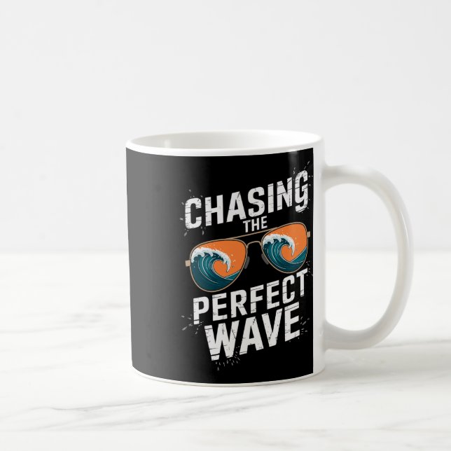 Mug À la poursuite de la vague parfaite de surf - Aven (Droite)