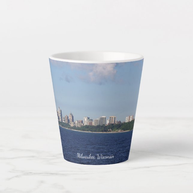 mug à latte sur la ligne d'horizon de Milwaukee (Devant)