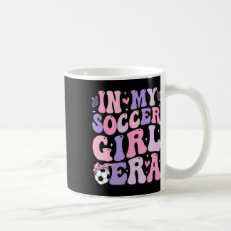 Mug À l'ère de ma fille footballeuse Rétro Groovy Fill
