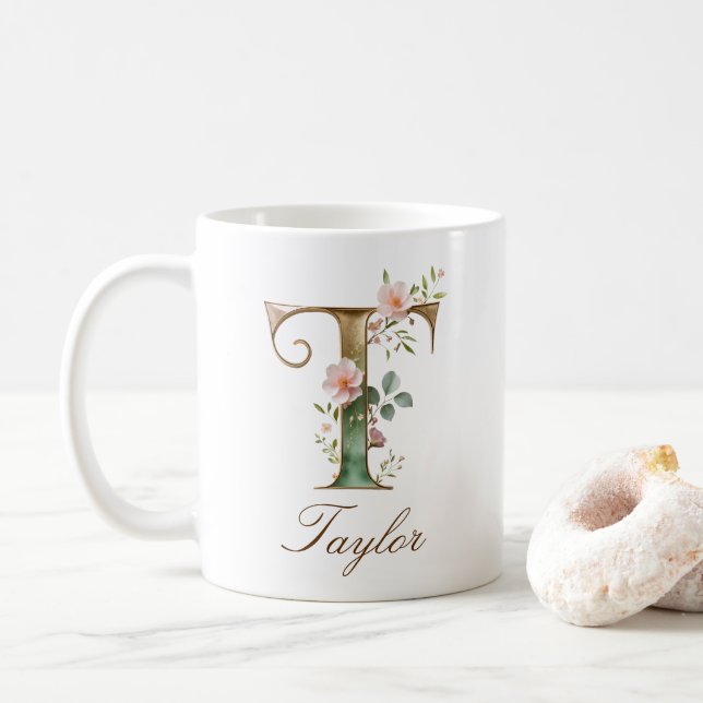 Mug à monogramme T floral or élégant (Avec donut)