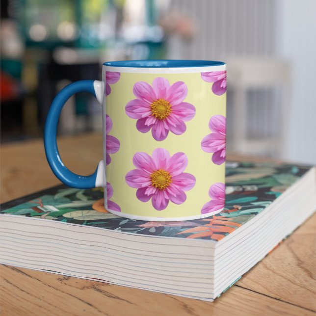 Mug à motif de dahlia rose (Pink flowers to enjoy no matter what the season.)
