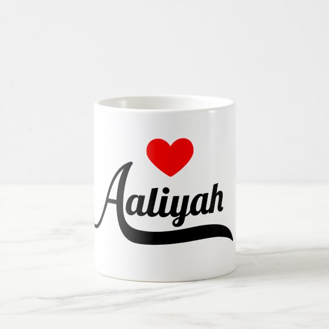 Mug Aaliyah (Centre)