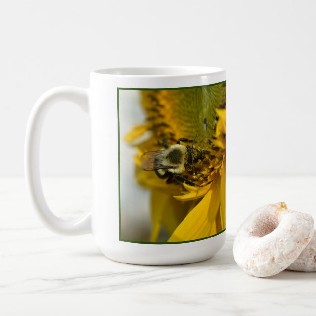 Mug Abeille affairée sur un tournesol (Avec donut)