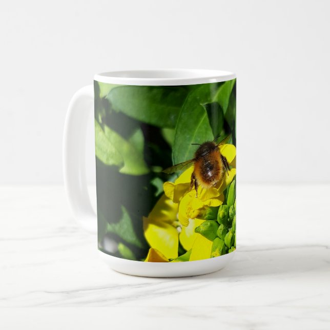 Mug Abeille sur Fleurs Jaunes (Devant gauche)