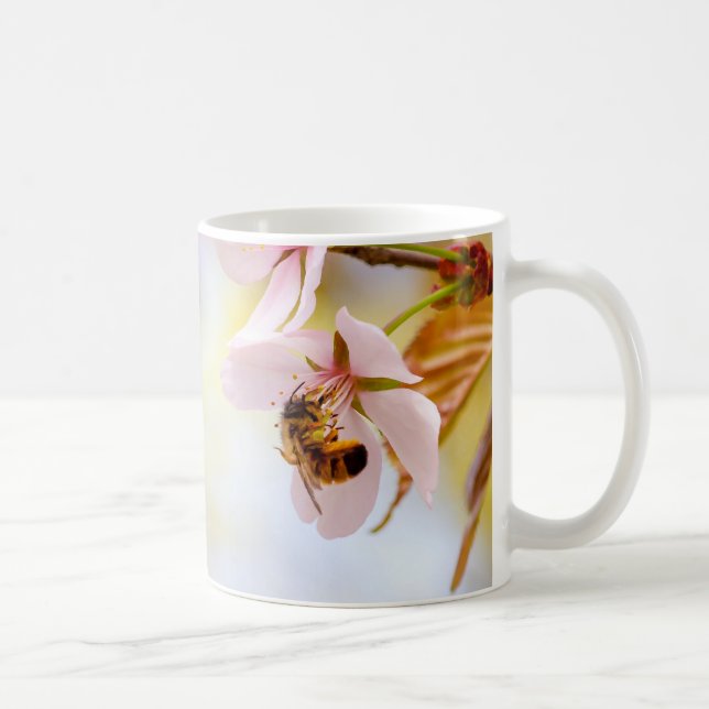 Mug Abeille Sur Une Fleur De Cerise (Droite)