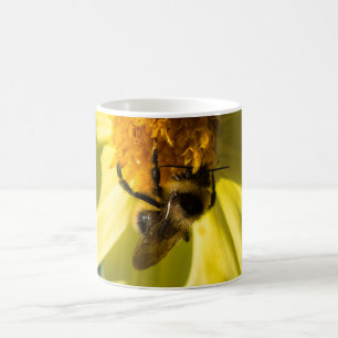 Mug Abeille sur une fleur jaune