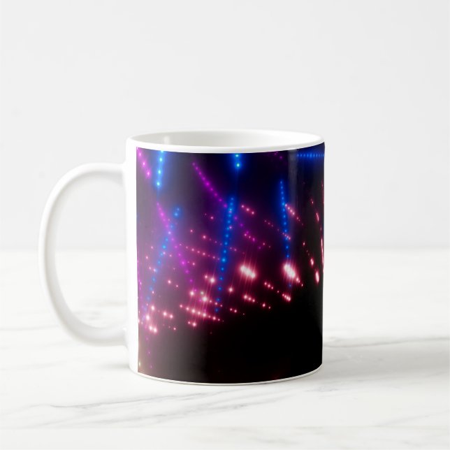 Mug Abstrait violet arrière - plan créatif. illustrati (Gauche)
