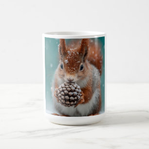 Mug Adorable écureuil rouge dans la neige avec un Pine