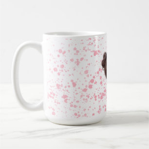 Mug Adorable Fille qui se Penche en Robe Jaune & Chign