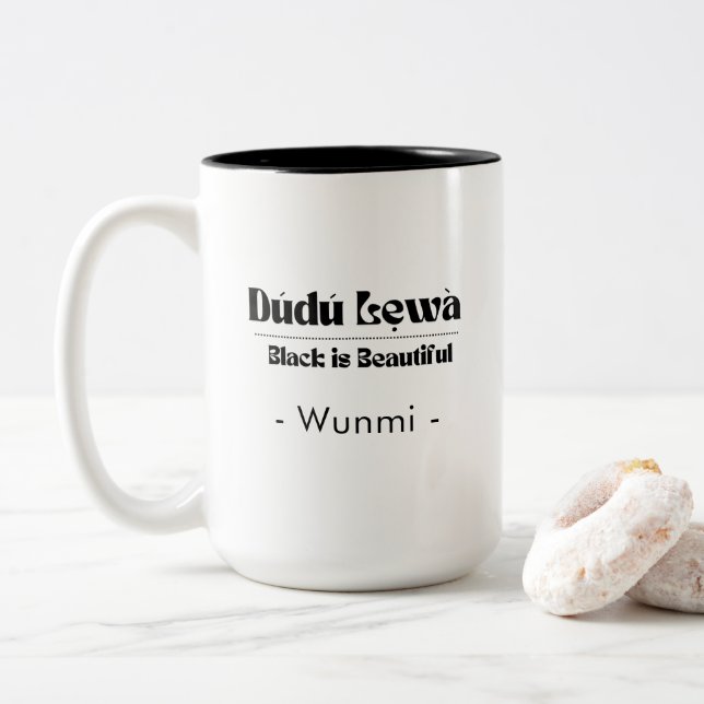 Mug Affirmation Black Is Beautiful — Cadeau pour E (Avec donut)
