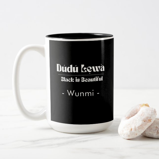 Mug Affirmation Black Is Beautiful — Cadeau pour E (Avec donut)