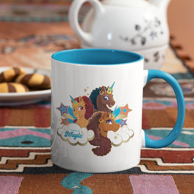 Mug Afro Unicorn "Fabriqué en magie" Trio Design (Mug on table)