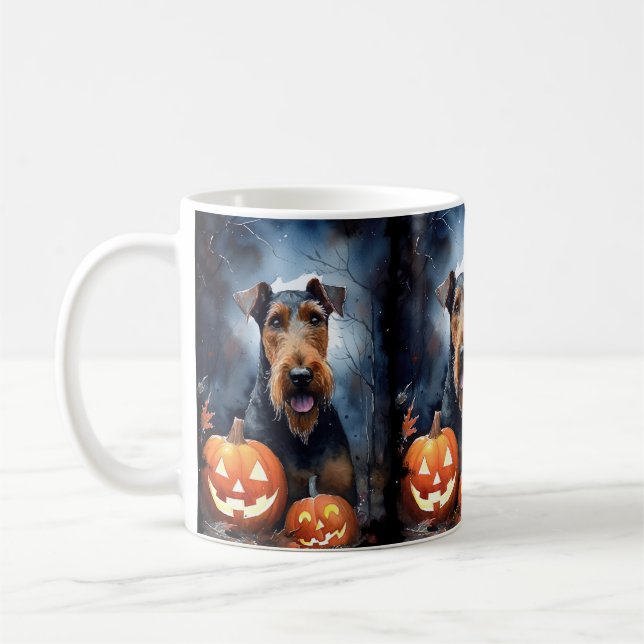 Mug Airedale d'Halloween avec citrouilles effrayantes (Gauche)