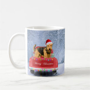 Mug Airedale Terrier Chien en Neige assis à Noël