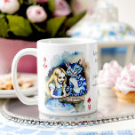Mug Alice au pays des merveilles cadeaux de fête de ma<br><div class="desc">Alice au pays des merveilles cadeaux de fête de mariée. Alice in Wonderland avec Cheshire Cat tasse à café personnalisée - le cadeau parfait pour tous ceux qui aiment une touche d'enchantement avec leur brasse matinale! Sur le devant de cette charmante tasse à café, vous découvrirez un rendu artistique d'Alice...</div>