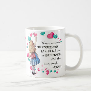 Mug Alice et les coeurs, Alice atteignant pour placer