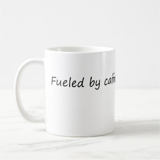 Mug Alimenté par la caféine et le sarcasme - Drôle Sar