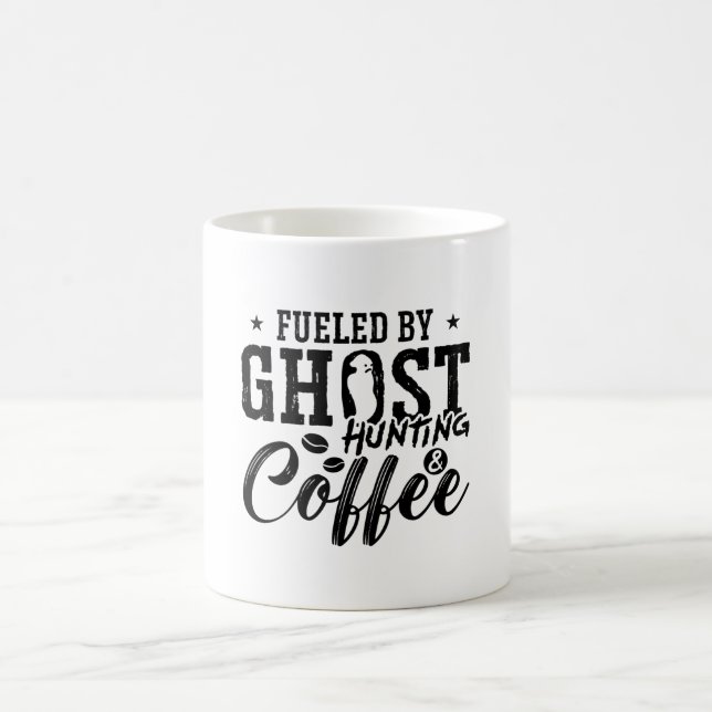 Mug Alimenté Par La Chasse Au Café De Fantôme Chasse A (Centre)