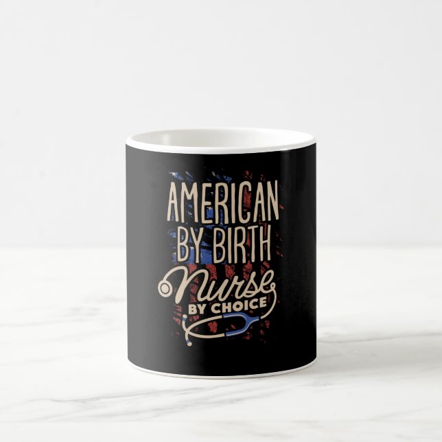 Mug American by Birth Nurse par choix (Centre)