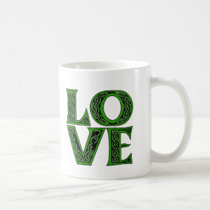 Mug Amour dans une police celtique irlandaise