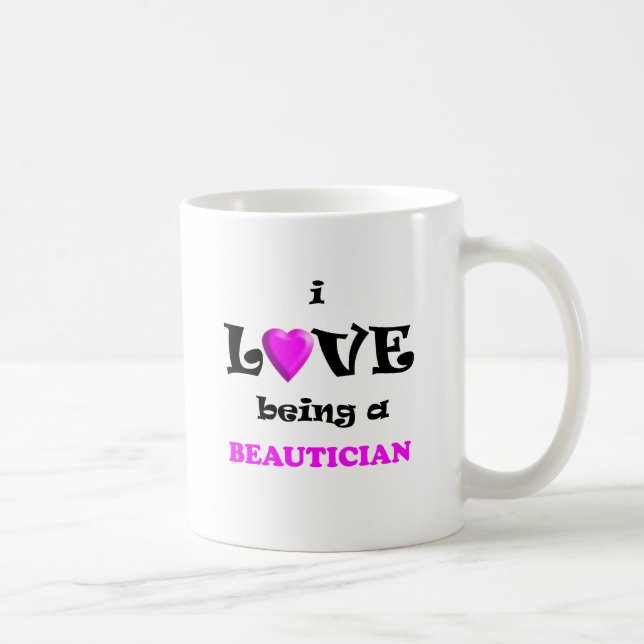 Mug Amour étant un esthéticien dans le salon de beauté (Droite)