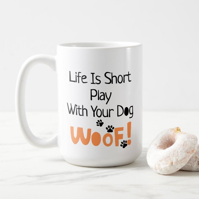 Mug Amoureux des chiens drôles Typographie fantaisiste (Avec donut)