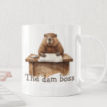 Mug Amusant L'Aquarelle Beaver Boss Dam<br><div class="desc">Cette conception a été créée par art numérique. Elle peut être personnalisée dans la zone fournir ou customiser en choisissant le clic pour customiser une autre option et en changeant le nom, les initiales ou les mots. Vous pouvez également modifier la couleur et le style du texte ou supprimer le...</div>