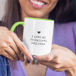 Mug Amusant Moderne Enfants Ingrats Fête des mères Chi<br><div class="desc">Chic, élégant et personnalisé tasse à café disant "J'aime mes enfants ingrats" dans la typographie moderne à la mode machine à écrire à côté d'un coeur tiré à la main sur une tasse à café à deux tons. Un cadeau parfait pour la belle et féroce mère dans votre vie pour...</div>