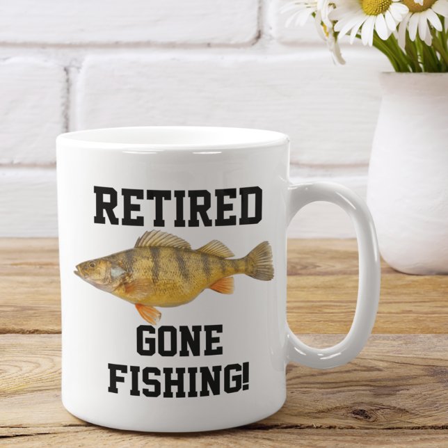 Mug Amusant Retraité Gone Fishing Perch Pêche Glace (A great coffee mug for the perch angler in your life.)