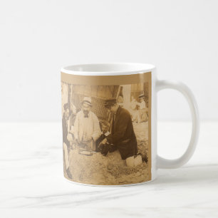 Mug Amusement 1914 sur la plage RPPC