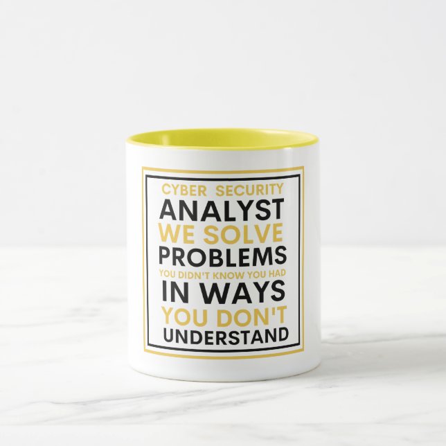 Mug Analyste de cybersécurité Nous résolvons des probl (Centre)