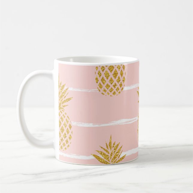 Mug Ananas en or, Arrière - plan d'été rayé. (Gauche)