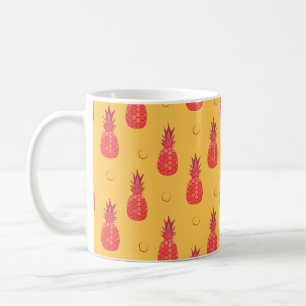 Mug Ananas rose sur arrière - plan orange. Patte trans