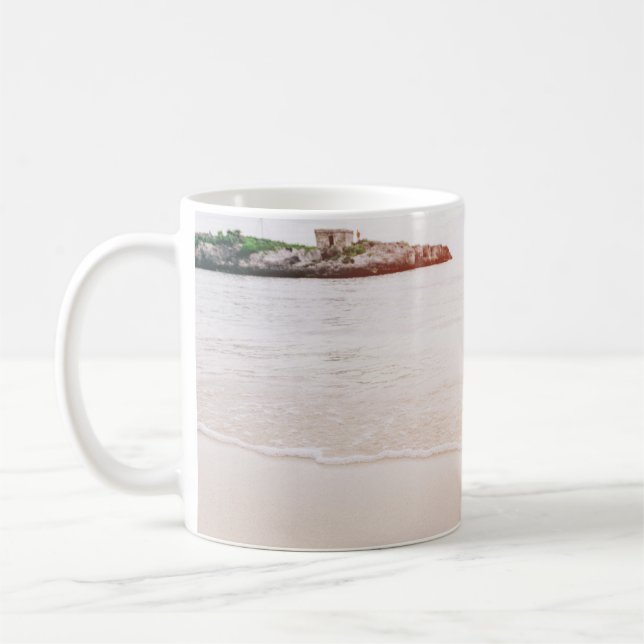 Mug Ananas sur le sable près de la plage (Gauche)