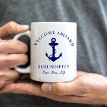 Mug Ancre de bateau personnalisée<br><div class="desc">Une chic tasse moderne au thème nautique pour votre bateau qui dispose d'une ancre bleu marine. Vous pouvez personnaliser le texte "Welcome Aboard" ainsi que le nom et l'emplacement de votre bateau dans une élégante typographie bleu marine.</div>