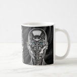 Mug Androïde métal chromé<br><div class="desc">Ce mug robot chrome futuriste est idéal pour tous ceux qui aiment les images modernes et les univers technologiques. Il montre un robot argenté très réaliste, avec un visage métallique lisse et des yeux bleus brillants. Le fond noir donne encore plus de force au design, qui ressemble à une scène...</div>