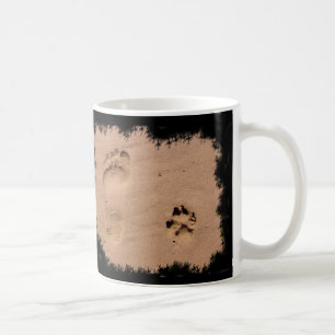 Mug Animal familier et empreinte de pas dans le sable