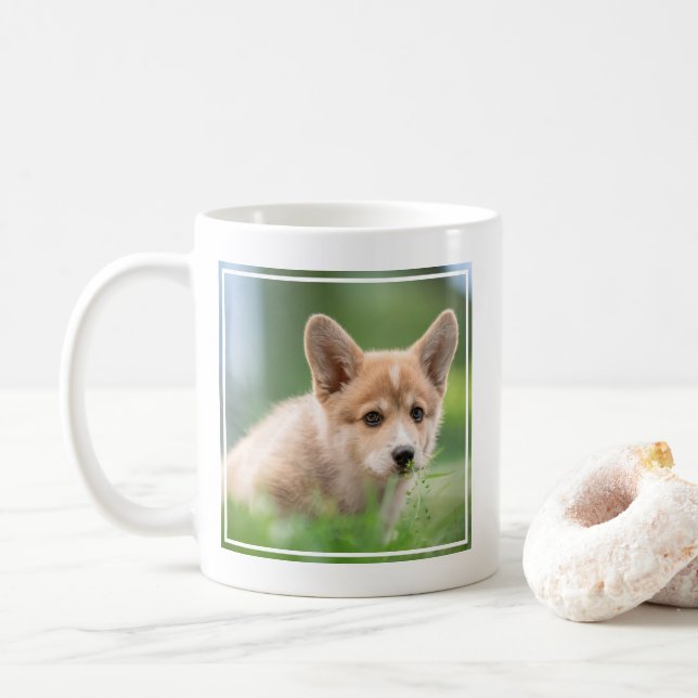Mug Animaux de bébés cutest | Corgi Puppy dans le tria (Avec donut)