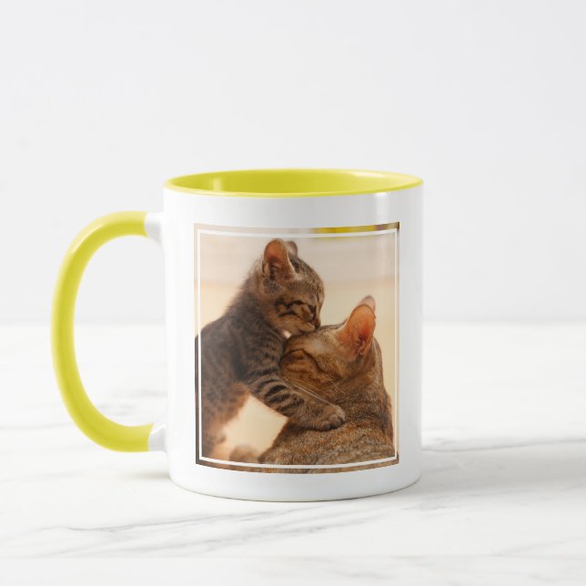 Mug Animaux de bébés cutest | Tabby Kitten Kiss (Gauche)