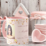 Mug Anniversaire personnalisé photo rose or amis luxe<br><div class="desc">Un cadeau d'amis pour le 21e anniversaire d'une femme (ou tout âge). Personnalisez et 2 de vos propres photos, son nom, 21 ans et vos noms. Texte rose foncé. Un or rose féminin chic, couleur arrière - plan rose. Son nom est écrit avec un script de style moderne écrit à...</div>