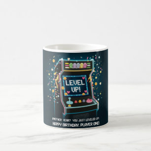 Mug Anniversaire sur le thème de l'arcade rétro - "Lev