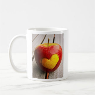 Mug "Apple Love" Jolie photo. Acheter maintenant