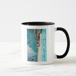 Mug Apprécier ondule à la plage de BeachLong d'océan,
